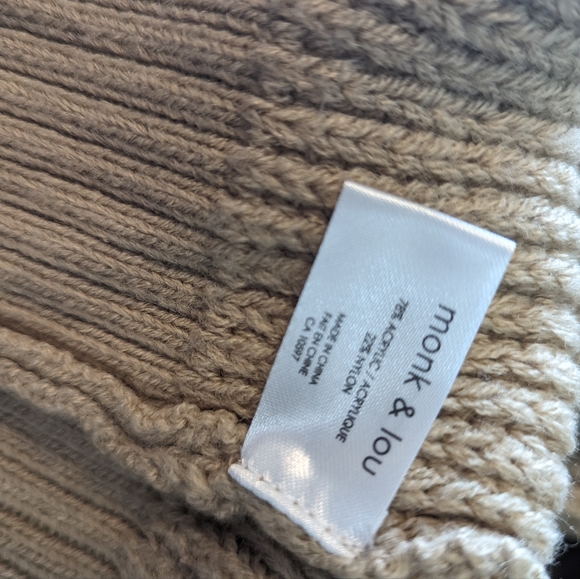 Plenty monk & Lou oatmeal colored sweater in size medium - Picture 4 of 5